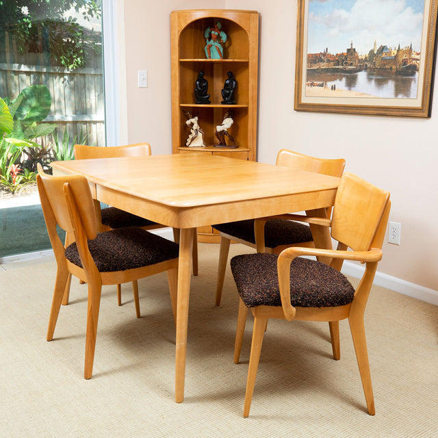 M 589 G 6-Seat Extending Compact Dining Table